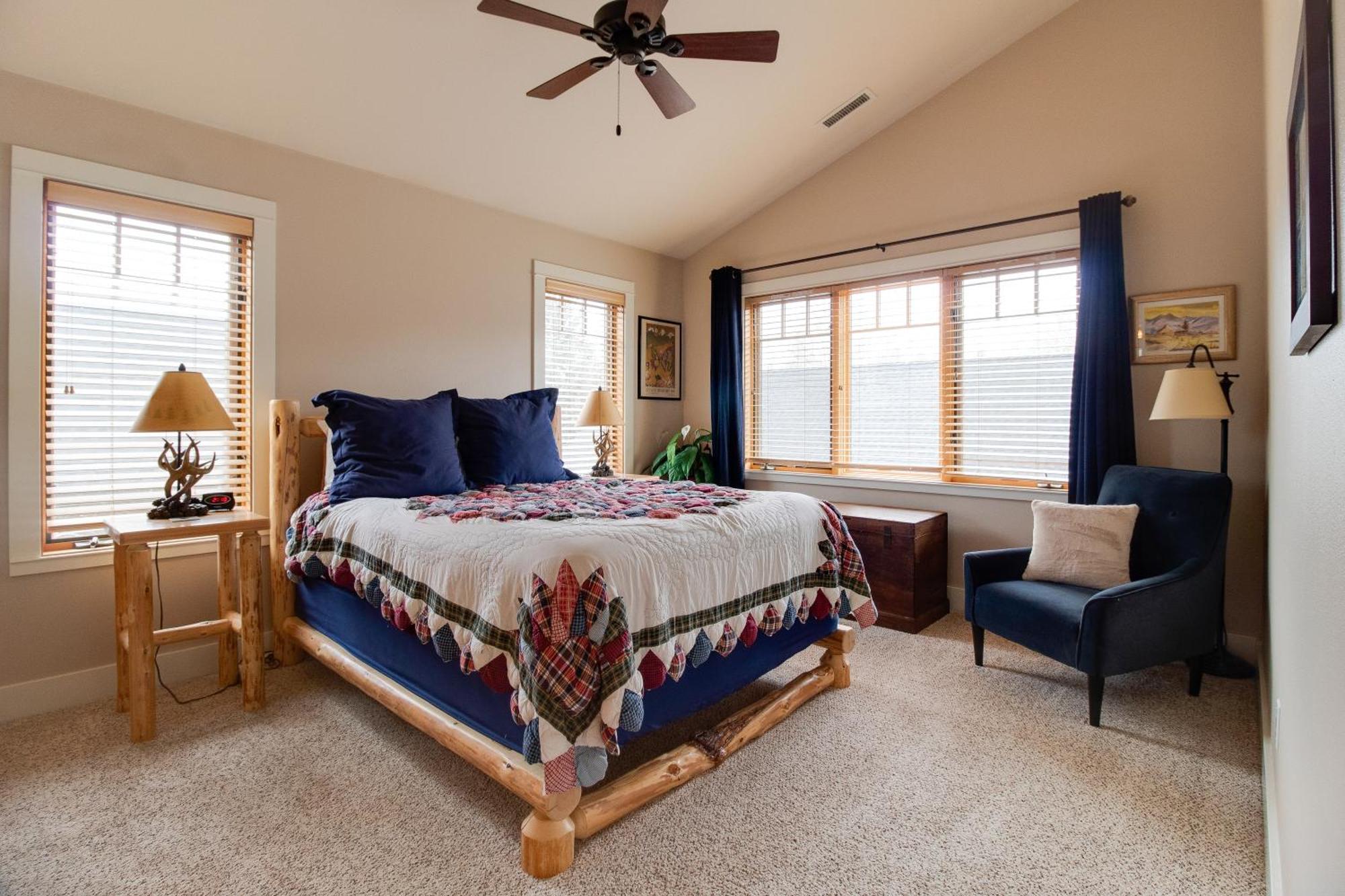 Апартаменты Riley'S Mountain View Систерс Экстерьер фото